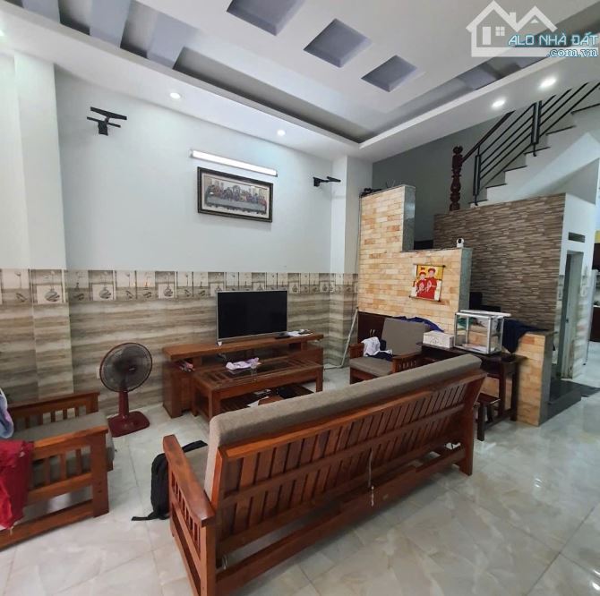 BÁN NHÀ 3 TẦNG, 80m2, HẺM XE HƠI NGAY KHU TÊN LỬA, BÌNH TÂN, NHỈNH 5 TỶ. - 2