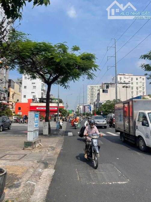 Mặt tiền 201 Lạc Long Quân Q11 4x18m 4L 5pn - 2