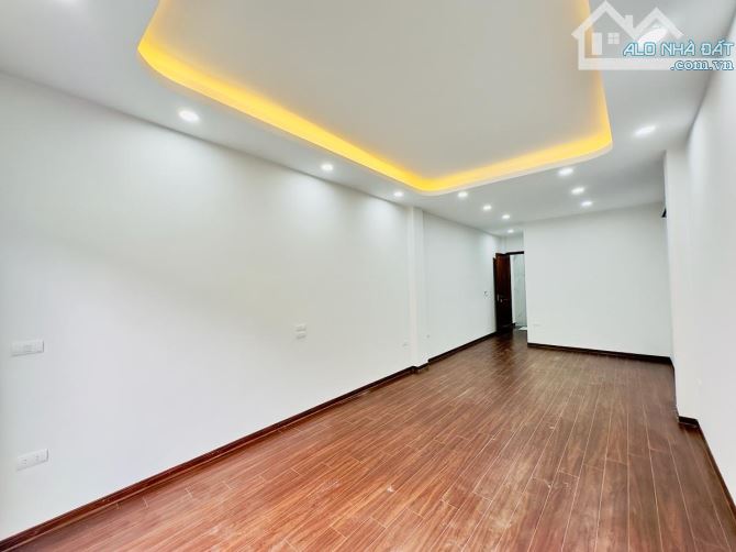 BÁN NHÀ TÂN MAI - 60M2, 5 TẦNG, LÔ GÓC, OTO ĐỖ CỬA, THANG MÁY - GIÁ 11 TỶ - 2