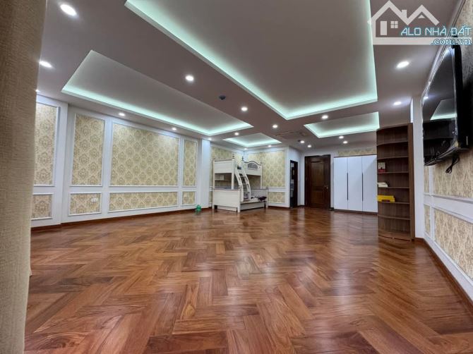 Cần bán tòa nhà văn phòng 70m2 thang máy thông sàn mặt phố Nguyễn Khang - 4