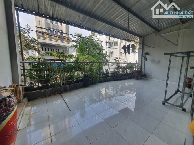 BÁN NHÀ BÌNH TRỊ ĐÔNG, 2 TẦNG, HƠN 100m2, NGANG LỚN 6m, HẺM XE HƠI 10m THÔNG,NHỈNH 50Tr m2 - 4