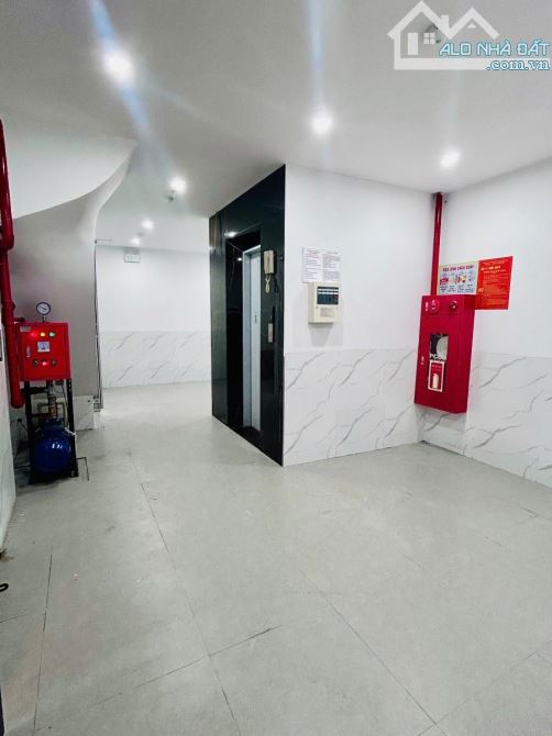Tòa CHDV MỄ TRÌ HẠ ,10P KK,Dt 50Tr/THÁNG, 6T THANG MÁY, PCCC - GPXD,48m*Mt Rộng 6m - 4