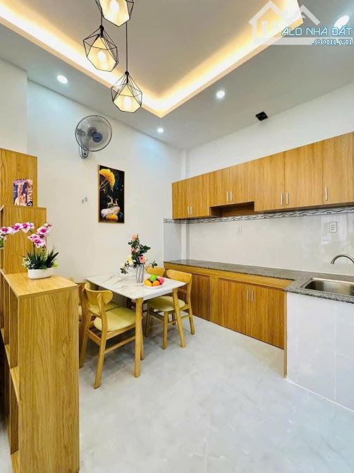 CHỈ HƠN 3 TỶ,LÔ GÓC 2 TẦNG,DTSD,68M2(4×17)HẺM ĐẸP XE HƠI,NGAY TÊN LỬA,TỈNH LỘ 10 - 5