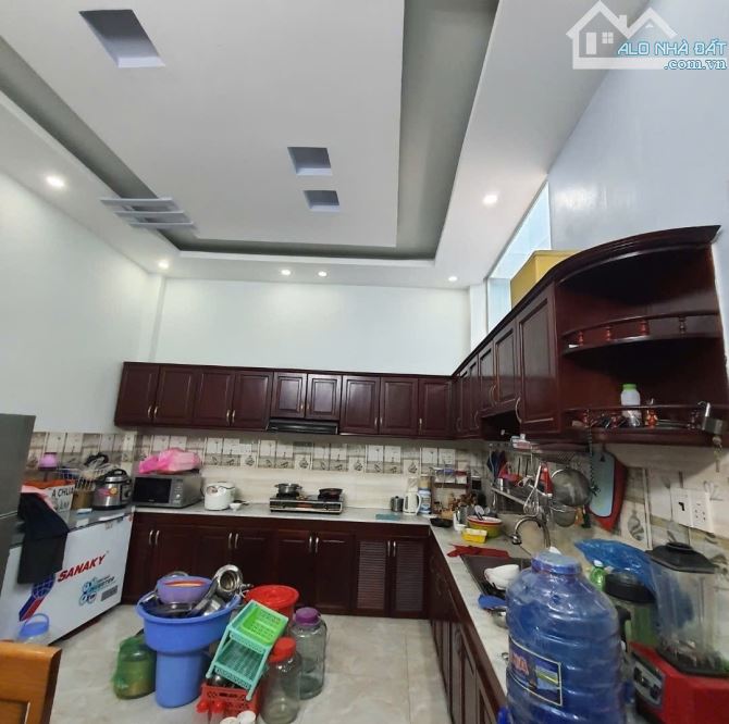 15858077 	 BÁN NHÀ 3 TẦNG, 80m2, HẺM XE HƠI NGAY KHU TÊN LỬA, BÌNH TÂN, NHỈNH 5 TỶ. - 5