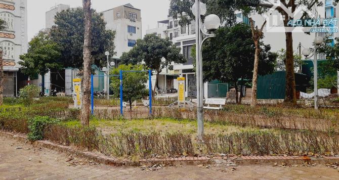 LÔ GÓC VỈA HÈ Ô TÔ NGỦ HƯNG THỊNH HOÀNG MAI - 6TẦNG 20PN 80M2 THANG MÁY - 24,5TỶ DÒNG TIỀN - 6