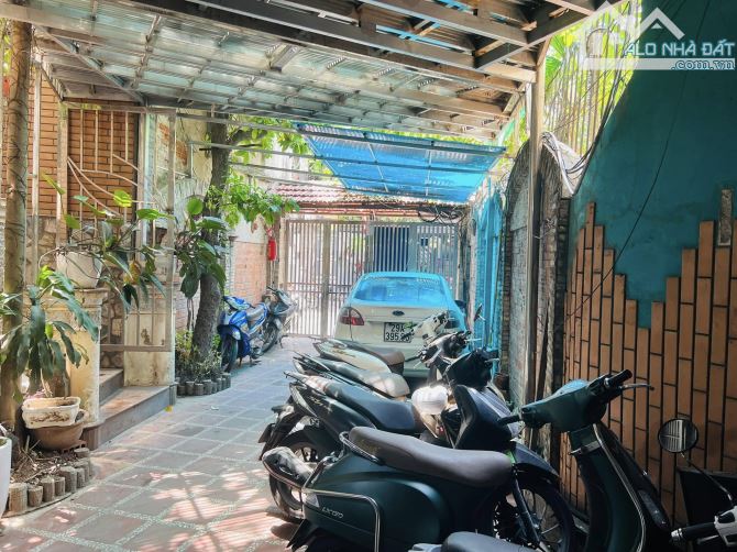 MẶT PHỐ - MẶT TIỀN KHỦNG - BÁN ĐẤT TẶNG KÈM BIỆT THỰ - XÂY TOÀ TOÀ VĂN PHÒNG