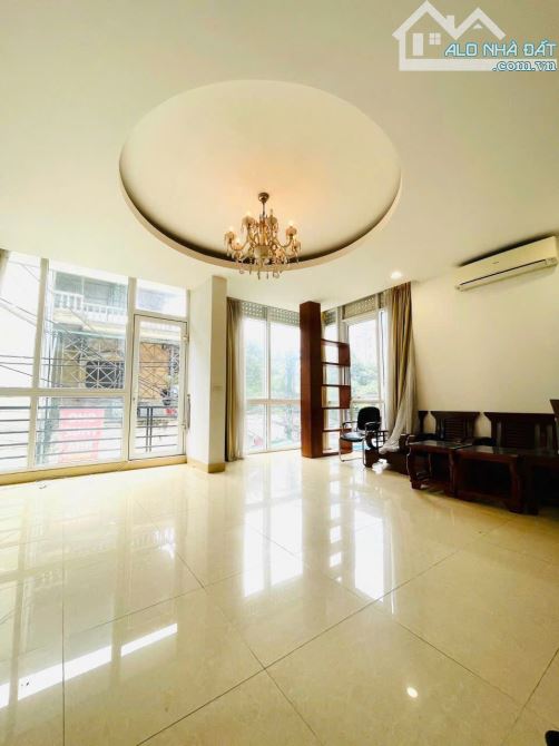 Siêu Vip: Mặt phố Quảng Khánh, Tây Hồ: 55m2,4T, 33.5 Tỷ, view triệu đô, giá siêu tốt