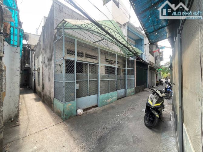 🏡 Bán nhà CMT8 📐 Diện tích: 78m², 5.8m x 13.5m nở hậu 6.4m 🚗 Đường ô tô