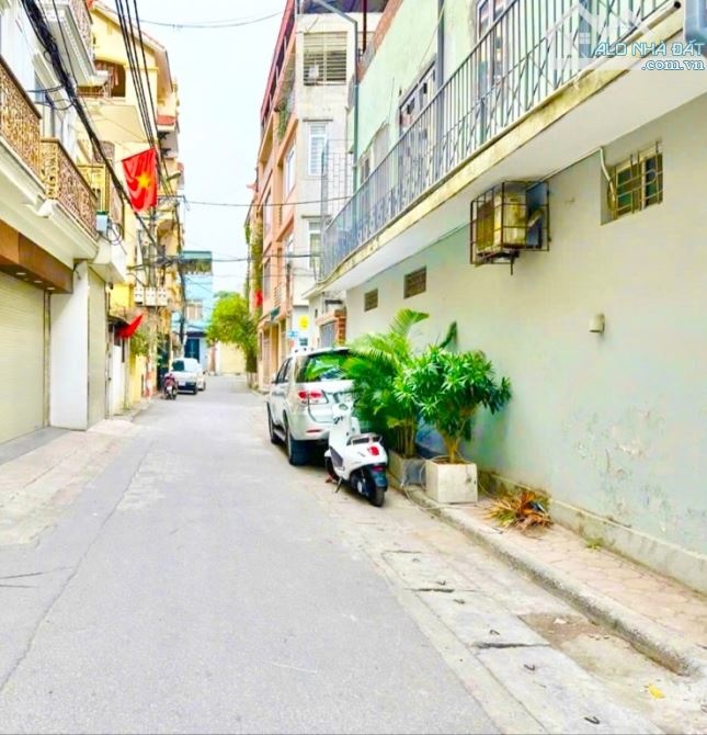 BÁN NHÀ NGÕ RỘNG PHỐ HOÀNG ĐẠO THÀNH, THANH XUÂN HÀ NỘI DT 35m2