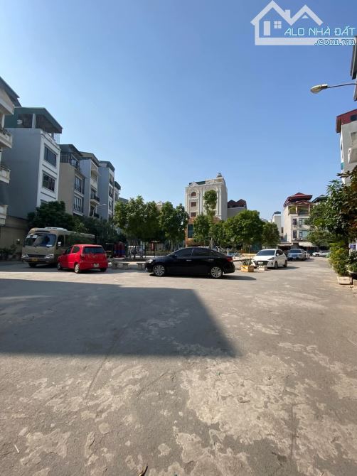 🏡 **LK DV HÀ TRÌ 4 TRUNG TÂM HÀ ĐÔNG** 🏡 🚗 PHÂN LÔ - 🌟 KINH DOANH - 🛗 Ô CHỜ THANG MÁY