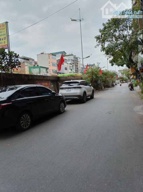 Bán đất tại An Dương Vương - Phú Thượng - Tây Hồ. Với 17,6 tỷ sở hữu 130m2, mặt tiền rộng