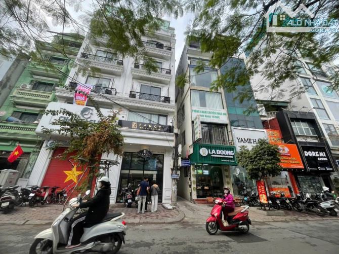 Cho thuê mặt phố Nguyễn Khang, Cầu Giấy. DT 60m2, 8 tầng, mt 5m, thang máy. Giá 70 triệu