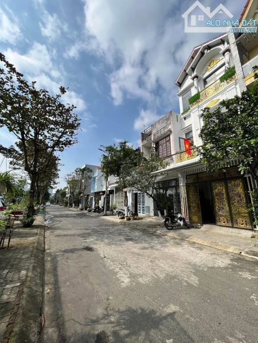 Bán đất MT Nguyễn Chích, Hoà Minh, cách biển 700m