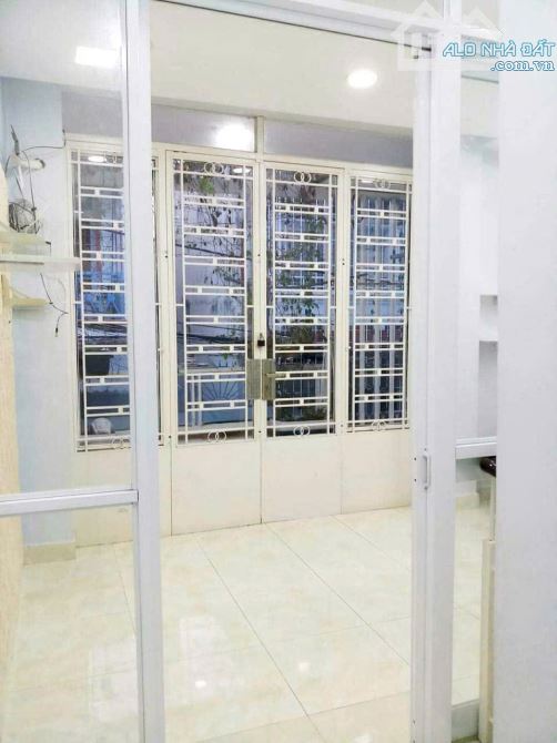 GIÁ RẺ - 40m2 NỞ HẬU - HẺM XE HƠI - GẦN ĐH NGOẠI THƯƠNG - CHỈ 5.1 TỶ - 1