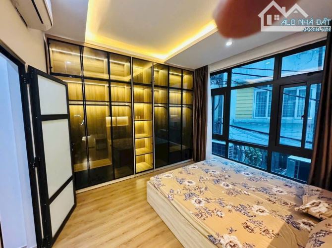 NHÀ 5 TẦNG MẶT NGÕ PHƯƠNG MAI - DT 42 M2 - MT 4.2 M - GIÁ 11.2 TỶ  NHÀ NGÕ RỘNG - Ô TÔ QUA - 1