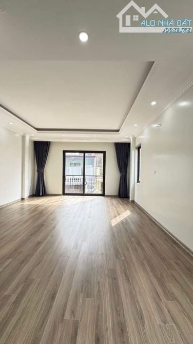 BÁN NHÀ ĐỊNH CÔNG THƯỢNG ĐT:35/40m2 5Tang mt4’5m Giá 6,5 TỶ  Ô TÔ ĐỖ CỔNG - NGÕ Ô TÔ - NỘI - 1