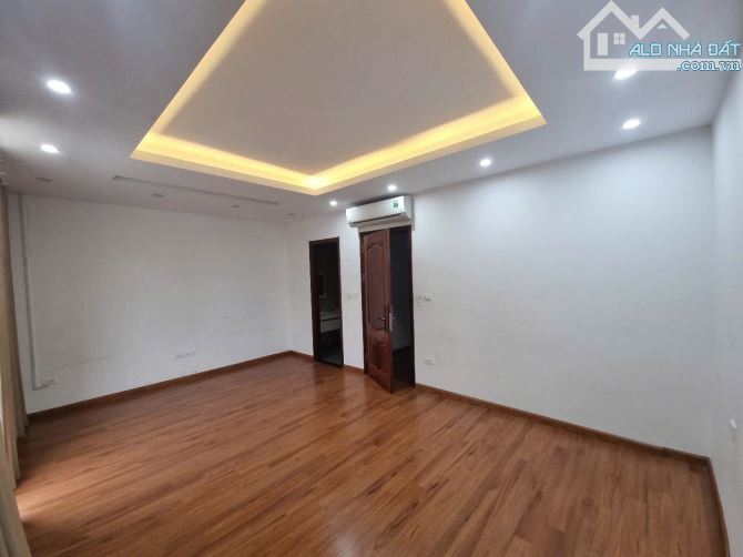 Cho thuê shophouse B2 Vinhomes Gardenia. DT 95m2, 5 tầng, 45 triệu - 1