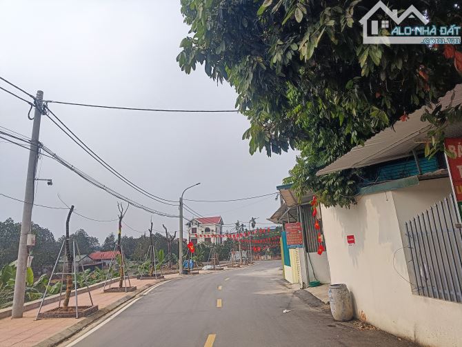 Cần bán gấp lô đất 100m² vị trí đắc địa gần khu công nghệ cao Hòa Lạc xã Tân Xã - 1