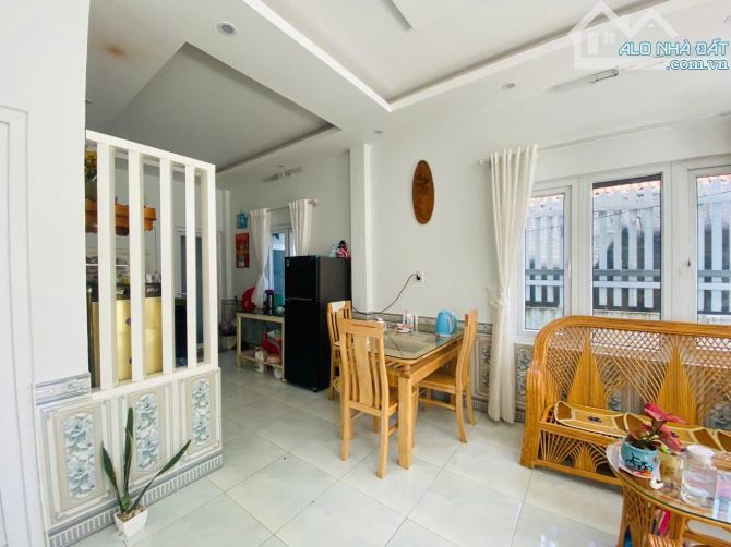 Ngộp bank villa trung tâm Đà Lạt cách chợ đêm 3ph 200m2 chỉ còn 8.5 tỷ - 1
