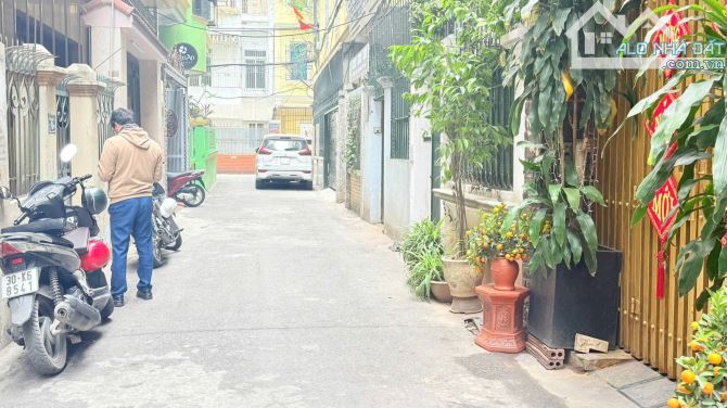 Bán nhà Trần Quốc Hoàn. Nhà Phân lô ôtô tránh, kinh doanh, Ở sướng. 50m*5t, mt 4.2m, 16 tỷ - 1