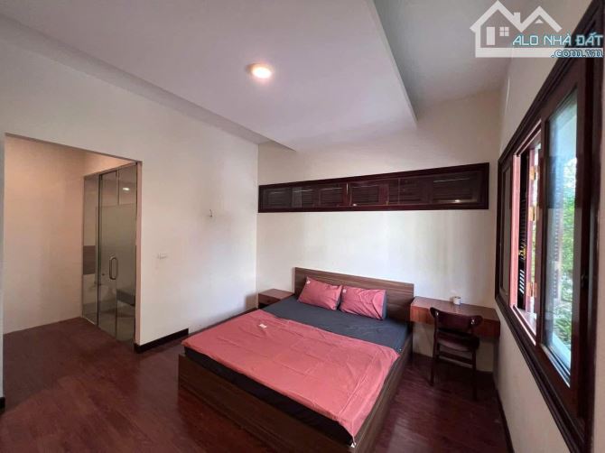 Cho thuê biệt thự 5 phòng diện tích hơn 200m2 ở Võ Cường giá 35tr/th - 1