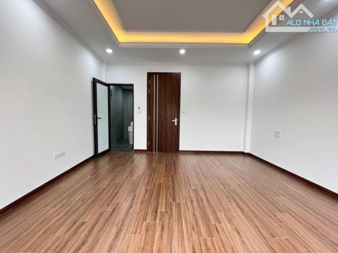 Bán nhà Khương Đình giá 9.9 tỷ, diện tích 40m2, 6 tầng, mặt tiền 5m - 1