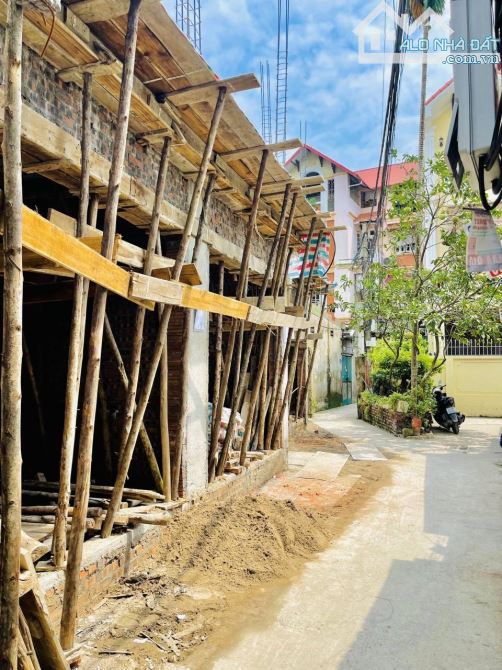 Bán nhà Đông Thiên giá 5.5 tỷ, diện tích 30m2, 5 tầng, mặt tiền 4.5m - 1