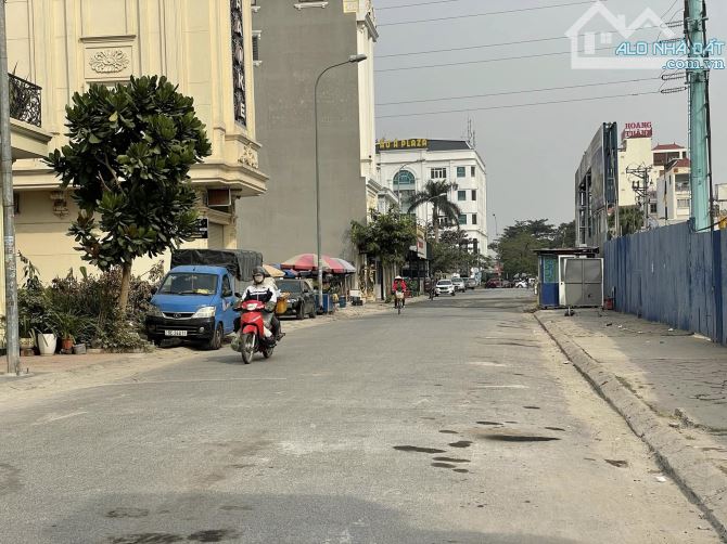 Ms Linh- Bán lô đất ngay gần ngã tư Metro, cạnh tòa chung cư Gempark giá 1,x tỷ ngõ ô tô - 2