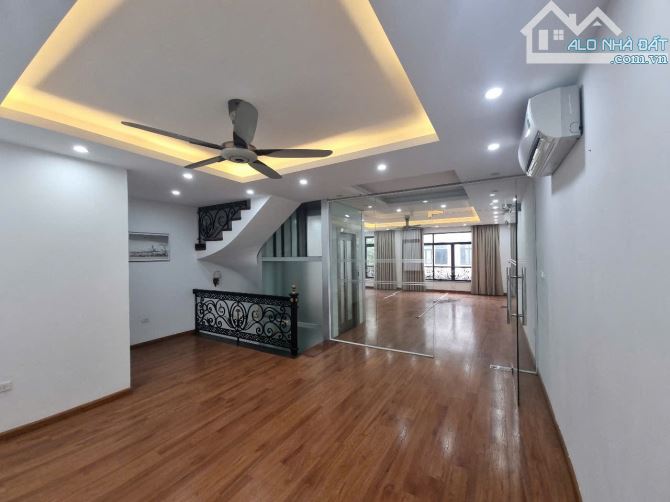 Cho thuê shophouse B2 Vinhomes Gardenia. DT 95m2, 5 tầng, 45 triệu - 2