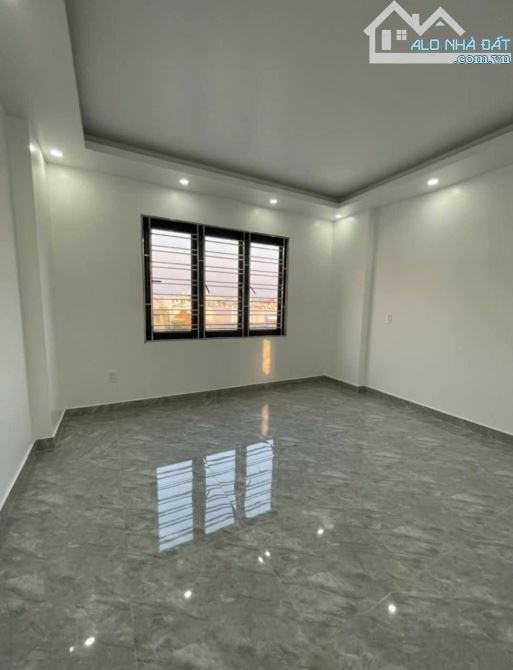 Bán nhà Ngô Gia Tự, Đằng Lâm, Hải An, Hải Phòng. 4tầng, 61m2, 3,65 tỷ. Ngang 4,5m, t1 - 8