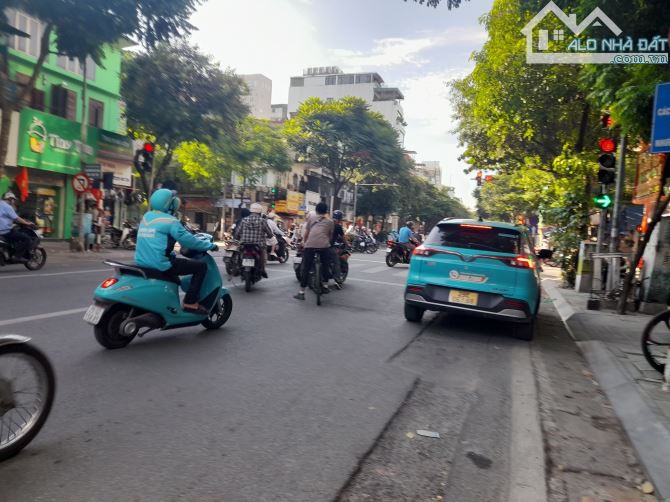 Bán nhà mặt phố Huế, 185,18m2, mặt tiền 25m, lô góc, nhà 3 tầng, cực hiếm, giá bán 120 tỷ - 2