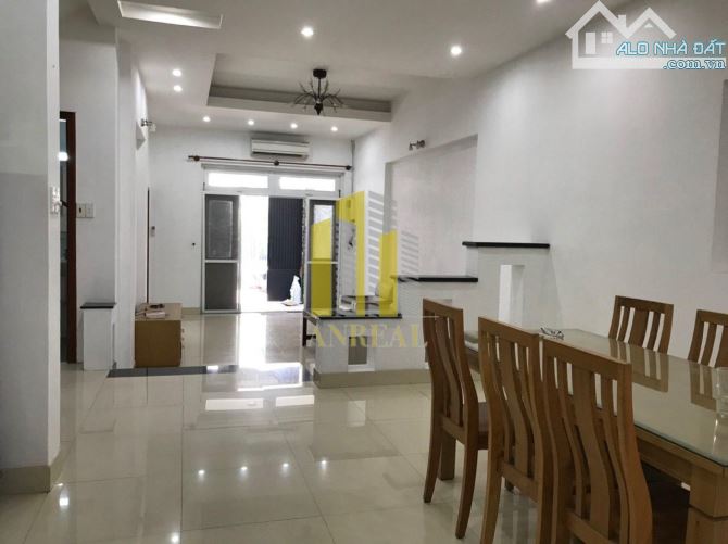 VILLA QUỐC HƯƠNG CHO THUÊ CÓ SẴN NỘI THẤT - KHU YÊN TĨNH, BẢO VỆ 24/24 - 3