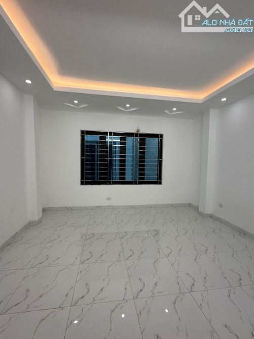 Bán nhà riêng 419 Lĩnh Nam P. Vĩnh Hưng Hoàng Mai HN. 36m x 5 tầng 5 phòng ngủ view hồ - 3