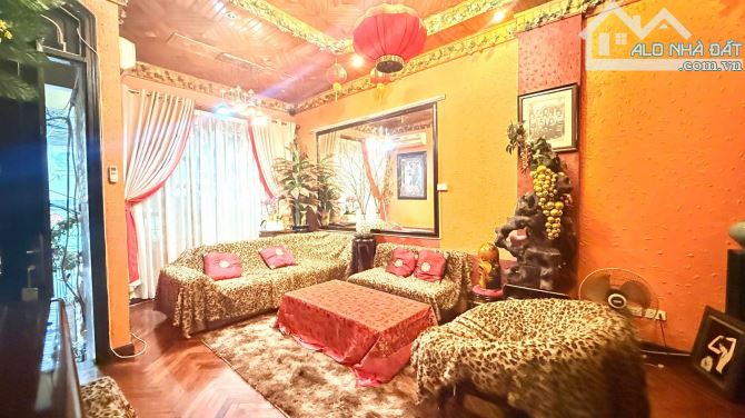 Bán nhà Trần Quốc Hoàn. Nhà Phân lô ôtô tránh, kinh doanh, Ở sướng. 50m*5t, mt 4.2m, 16 tỷ - 3