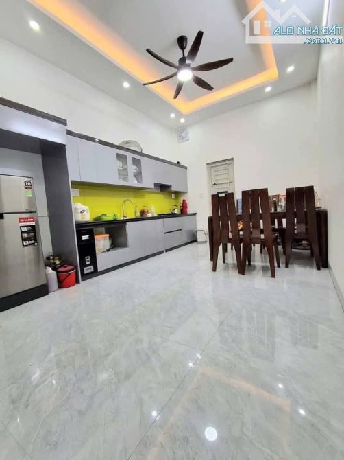 Nhà 3 tầng mới đẹp mặt đường phường Lộc Vượng - 4