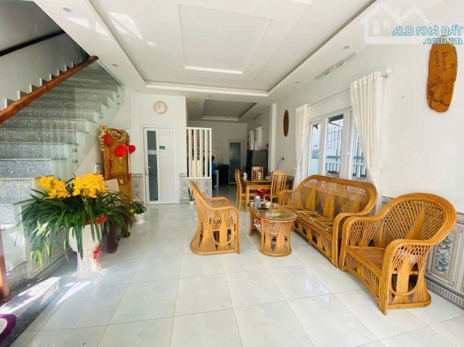 Ngộp bank villa trung tâm Đà Lạt cách chợ đêm 3ph 200m2 chỉ còn 8.5 tỷ - 4