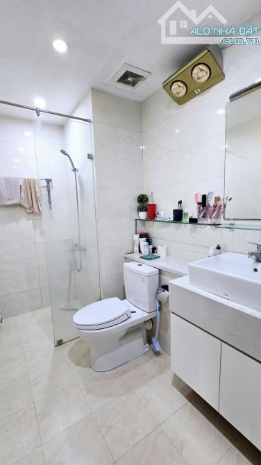 BÁN CĂN CHUNG CƯ HOUSINCO LƯƠNG THẾ VINH, 98M2, 3 NGỦ, FULL NỘI THẤT, GIÁ 6 TỶ - 5