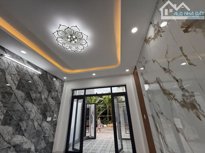 Nhà HXH Đường Số 6, gần Vincom Quận 9 60m2, 3 Tầng giá 5 tỏi - 6