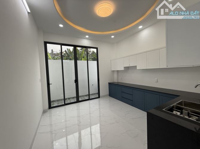 Nhà HXH Đường Số 6, gần Vincom Quận 9 60m2, 3 Tầng giá 5 tỏi - 8