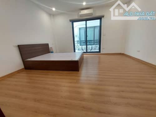 Bán nhà Phúc Lợi , Xây 5 Tầng, DT 32m2 ,Mt 4.6m, Giá 4.6 tỷ , Gần ô tô - View thoáng - 8