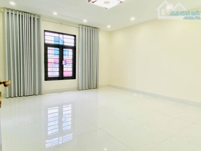 Bán nhà mặt Phố Xuân La 115m2 , 6 tầng ,mt 5m ,lô góc , thang máy,nhỉnh 55 tỷ - 9