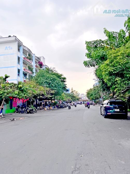 Mặt tiền Xe hơi Bùi Minh Trực Nở hậu 4x28 đúc 4 tầng chỉ 8 tỷ 9