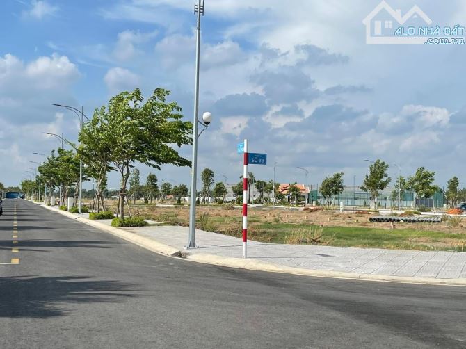 BÁN ĐẤT MẶT TIỀN CẠNH SÂN BAY QUỐC TẾ LONG THÀNH GIÁ CHỈ 10TR/M , SHR