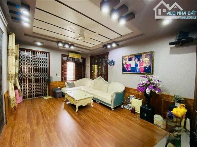 CHO THUÊ NHÀ tại Văn Cao, 90M2, 4 TẦNG 4 ngủ full, 26 triệu