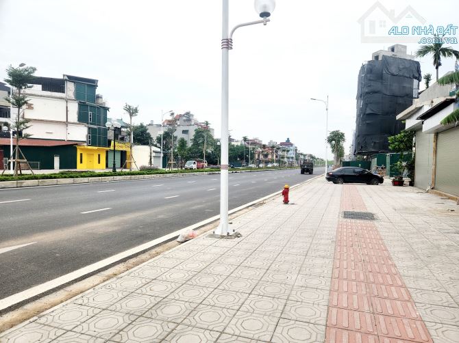 MẶT PHỐ HỒNG TIẾN - sầm uất nhất quận Long Biên -  107m đất MT 6m nở hậu - giá tốt ạ.
