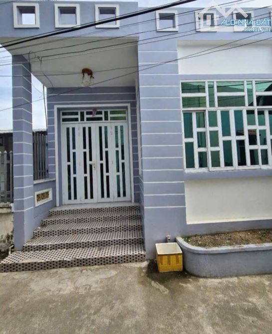 Cần Tiền Cho Con đi Học Bán căn nhà ở Tân Phú trung Củ Chi 136m2 Sổ hồng riêng 650triệu ba