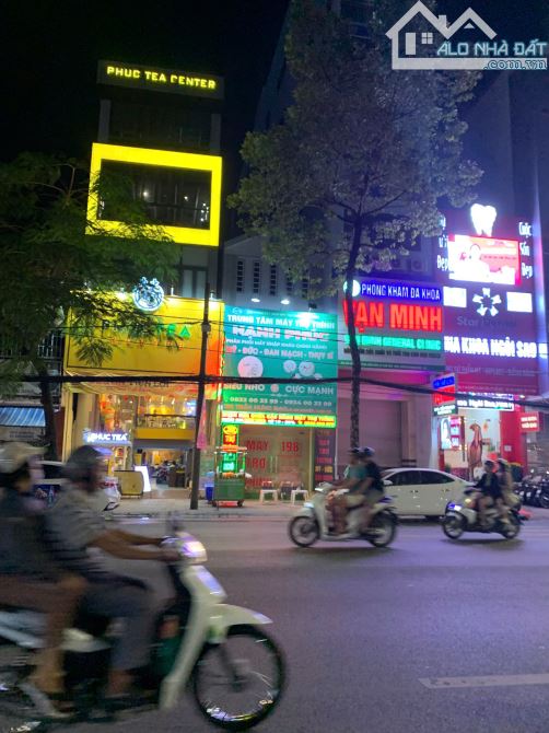 Nhà lầu vị trí đẹp mặt tiền Trần Hưng Đạo, Ninh Kiều, Cần Thơ - 21 tỷ