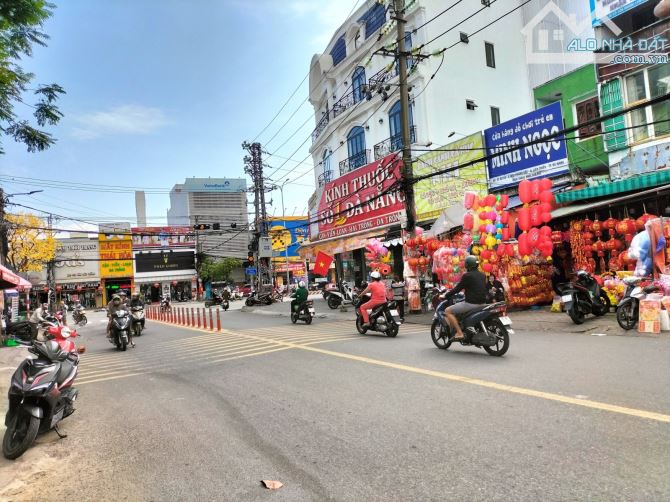 BÁN ĐẤT MẶT TIỀN TÔN ĐỨC THẮNG.