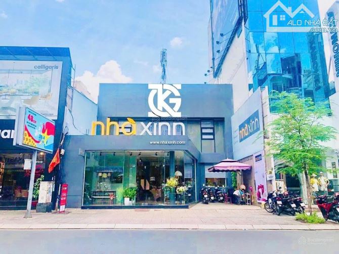 Ngang LỚN 12x40m - 500tr! Cho thuê MT Đ. Hai Bà Trưng, Q.3 - 2 Tầng có sân