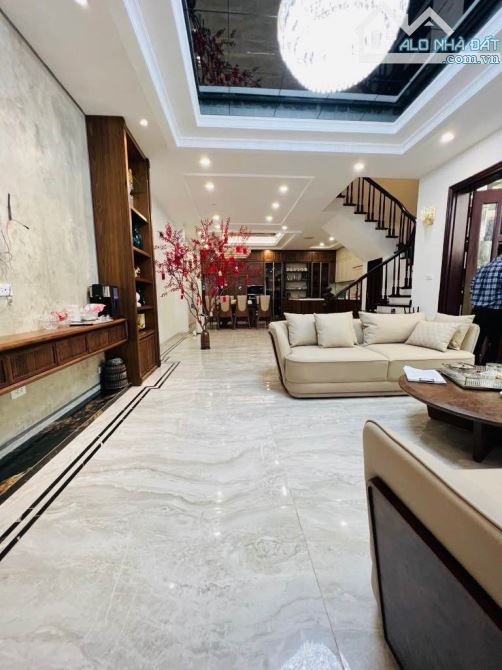 Bán Nhà Đào Tấn 110m2 4 tầng MT 6m 21 tỷ - Nội Thất Sang Trọng